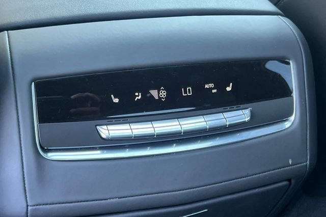 Used 2024 Cadillac Escalade V w/ LPO, ONYX Package image 15