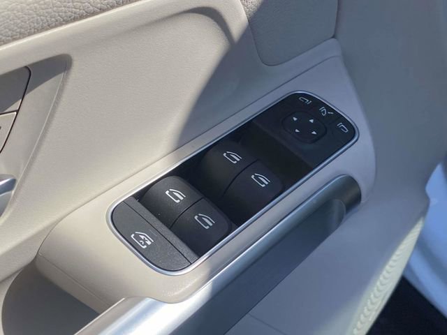 Used 2021 Mercedes-Benz GLB 250 image 21