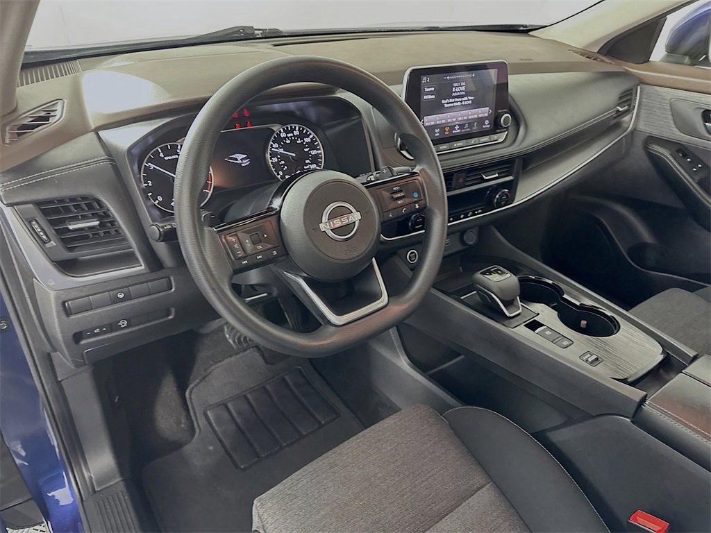 Used 2023 Nissan Rogue SV image 18