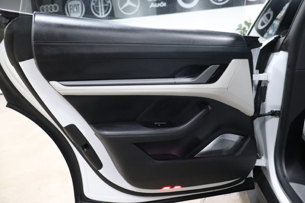 Used 2020 Porsche Taycan 4S image 22