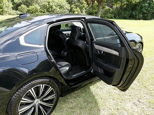 Used 2024 Volvo S90 B6 Plus AWD/4WD image 22
