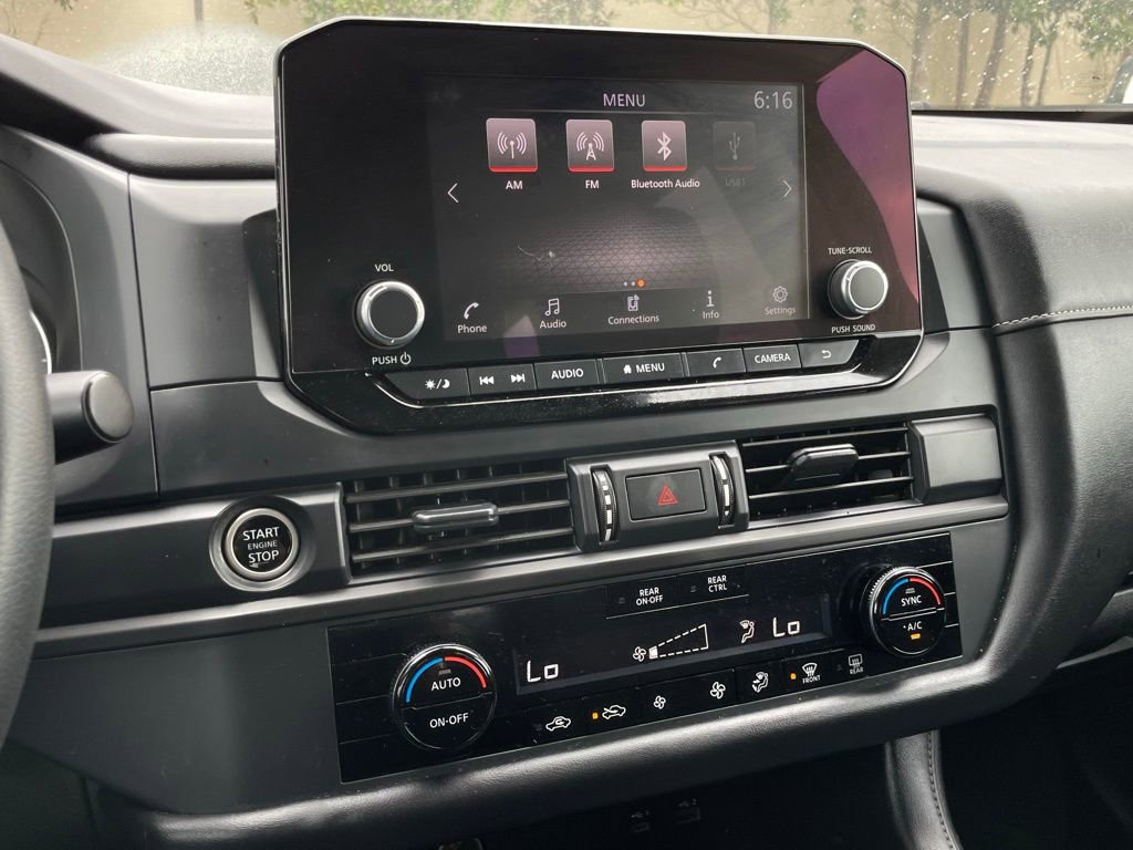 Used 2024 Nissan Pathfinder S image 18