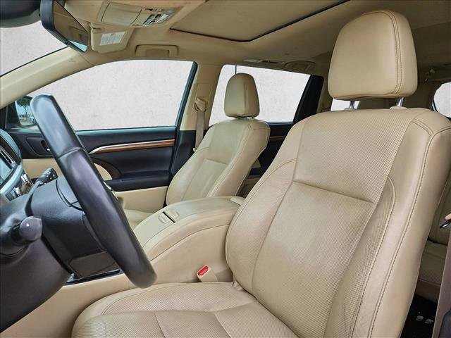 Used 2017 Toyota Highlander Limited FWD image 17