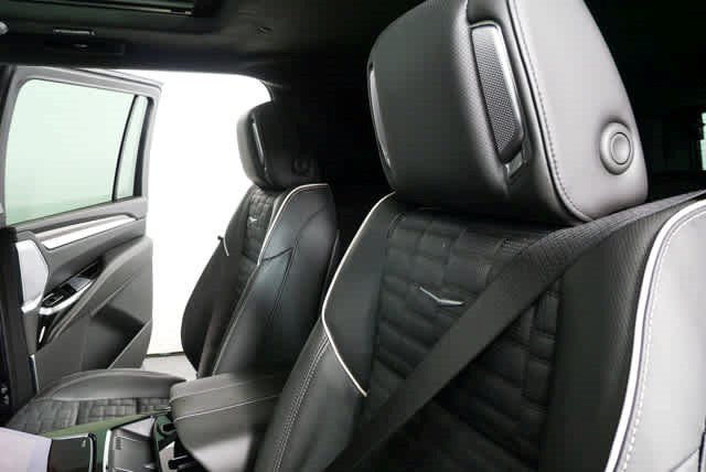 Certified 2026 Cadillac Escalade ESV Platinum Sport AWD/4WD image 24