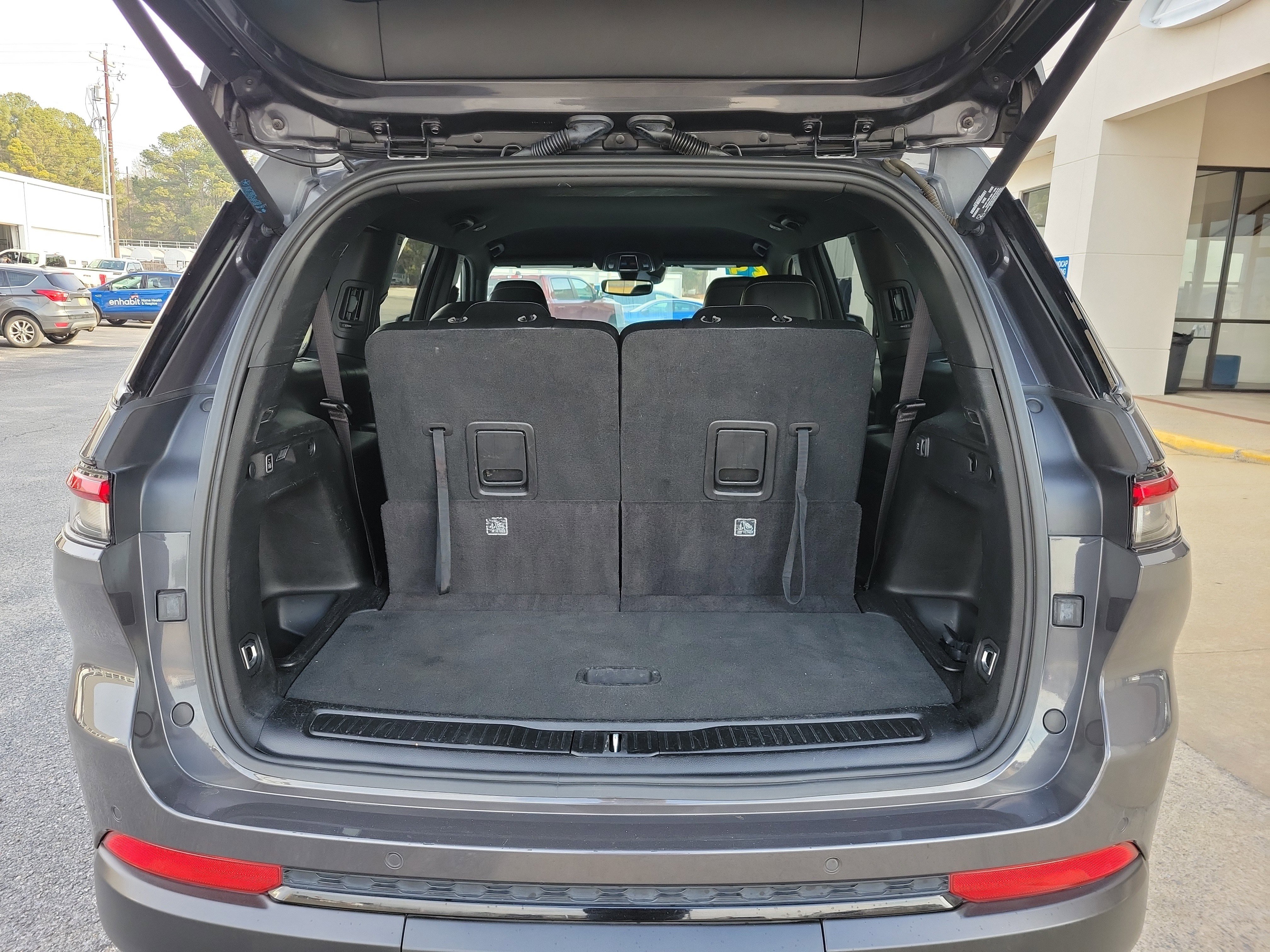 Used 2024 Jeep Grand Cherokee L Laredo image 23