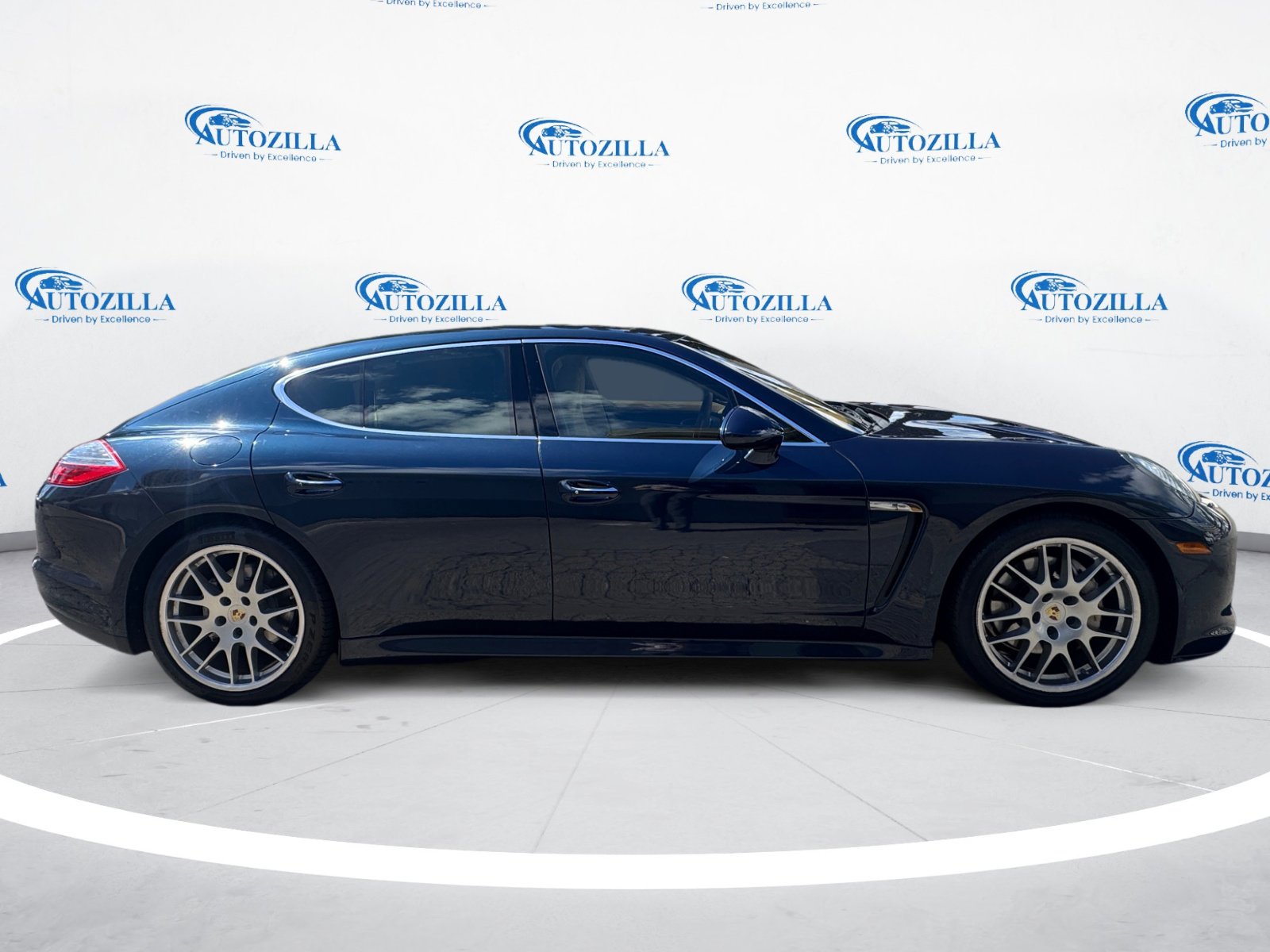 Used 2013 Porsche Panamera image 6