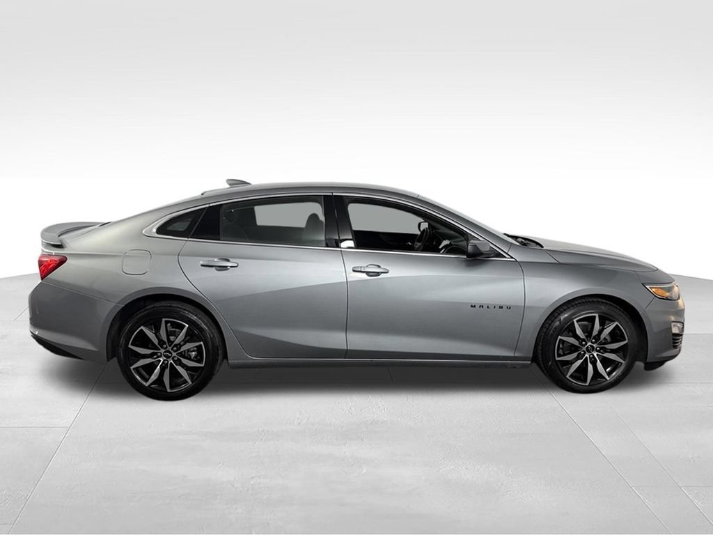 Used 2025 Chevrolet Malibu RS FWD image 5