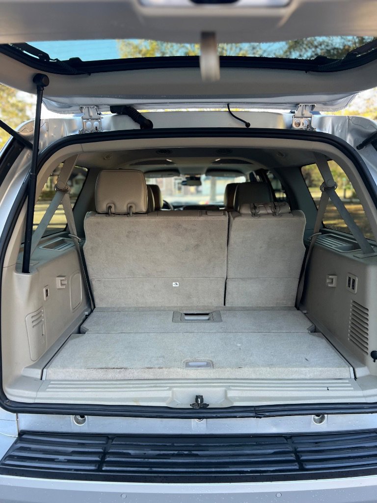 Used 2011 Ford Expedition EL Limited image 9