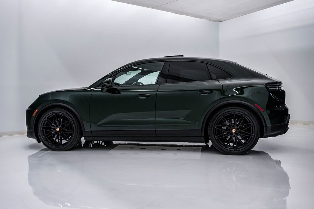 New 2026 Porsche Macan 4 Electric image 2