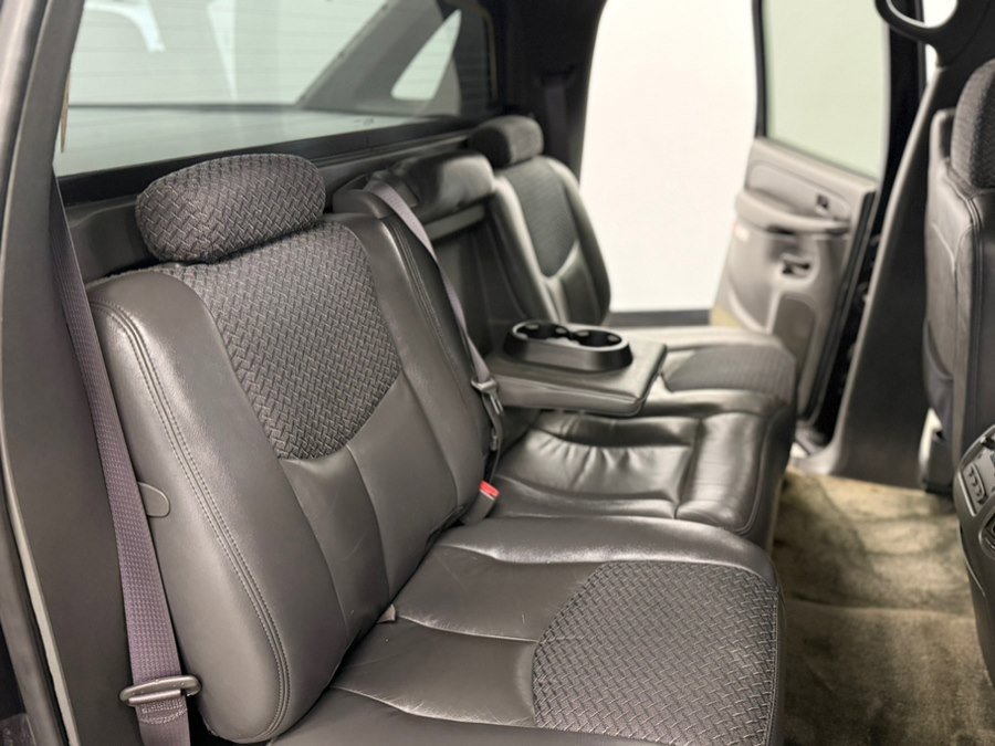 Used 2003 Chevrolet Avalanche 4x4 w/ Suspension Package, Off-Road image 52