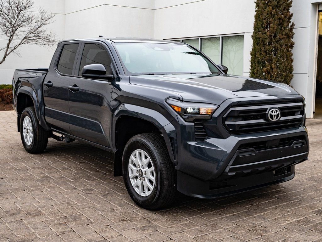 Used 2025 Toyota Tacoma SR RWD image 12