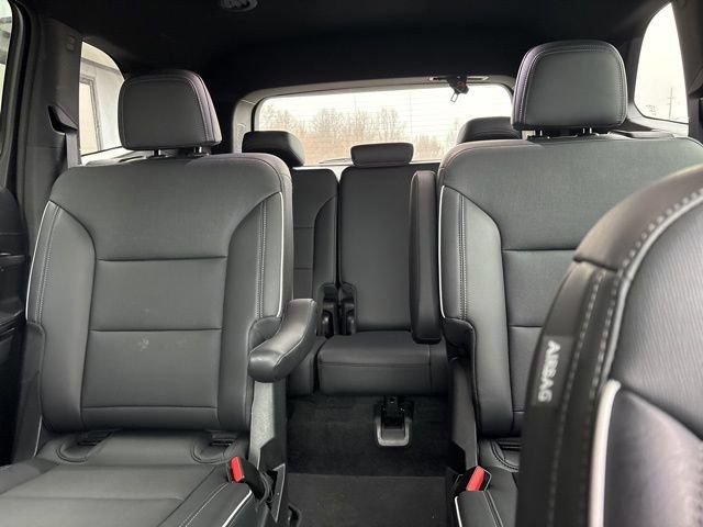 Used 2025 Buick Enclave Preferred AWD/4WD image 14