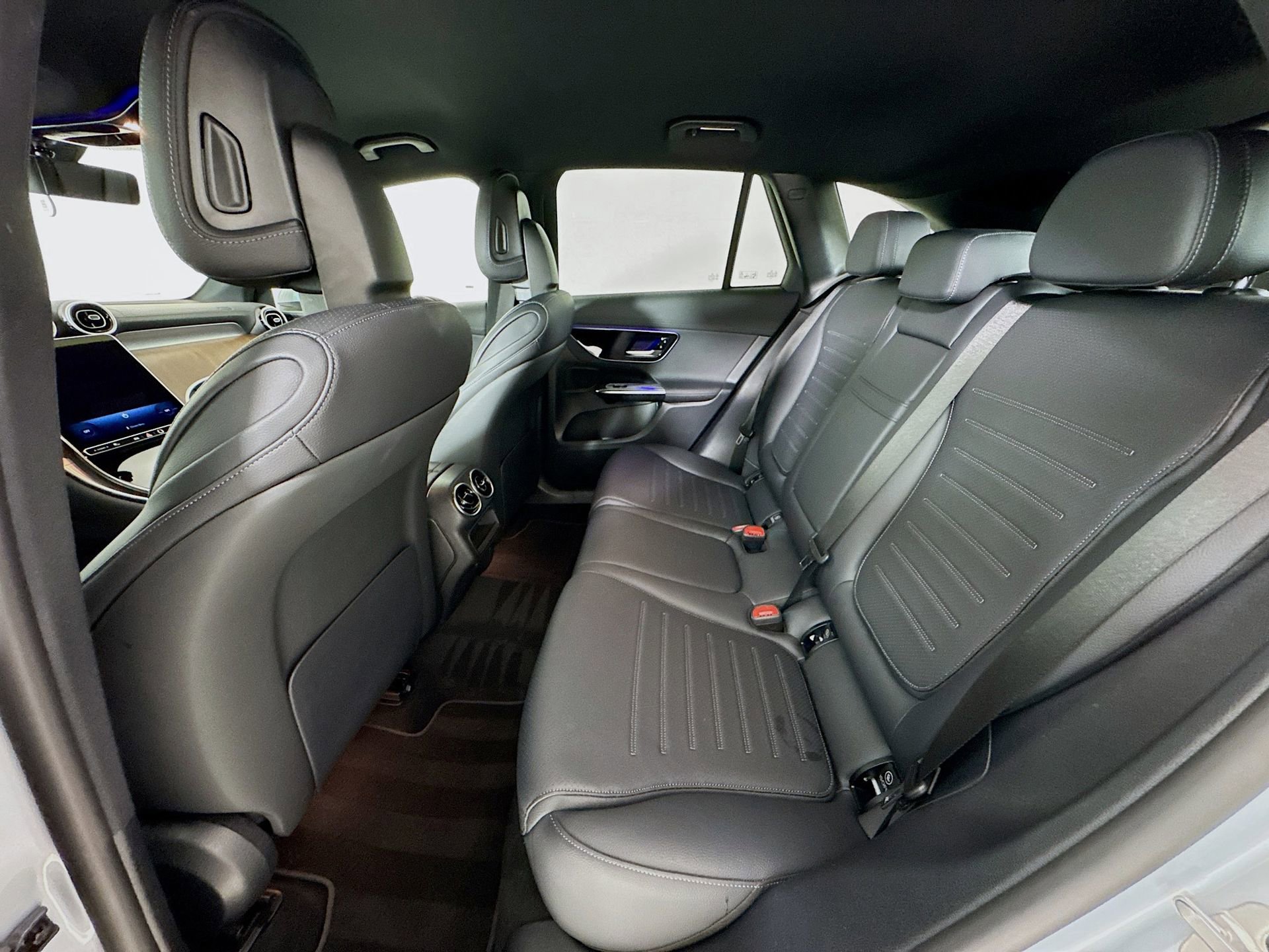 Certified 2025 Mercedes-Benz GLC 300 image 24