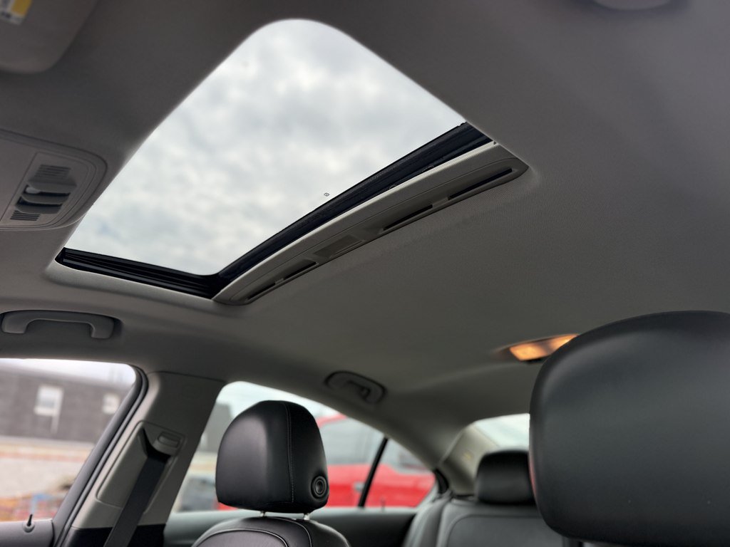 Used 2012 Buick Regal Premium FWD image 10