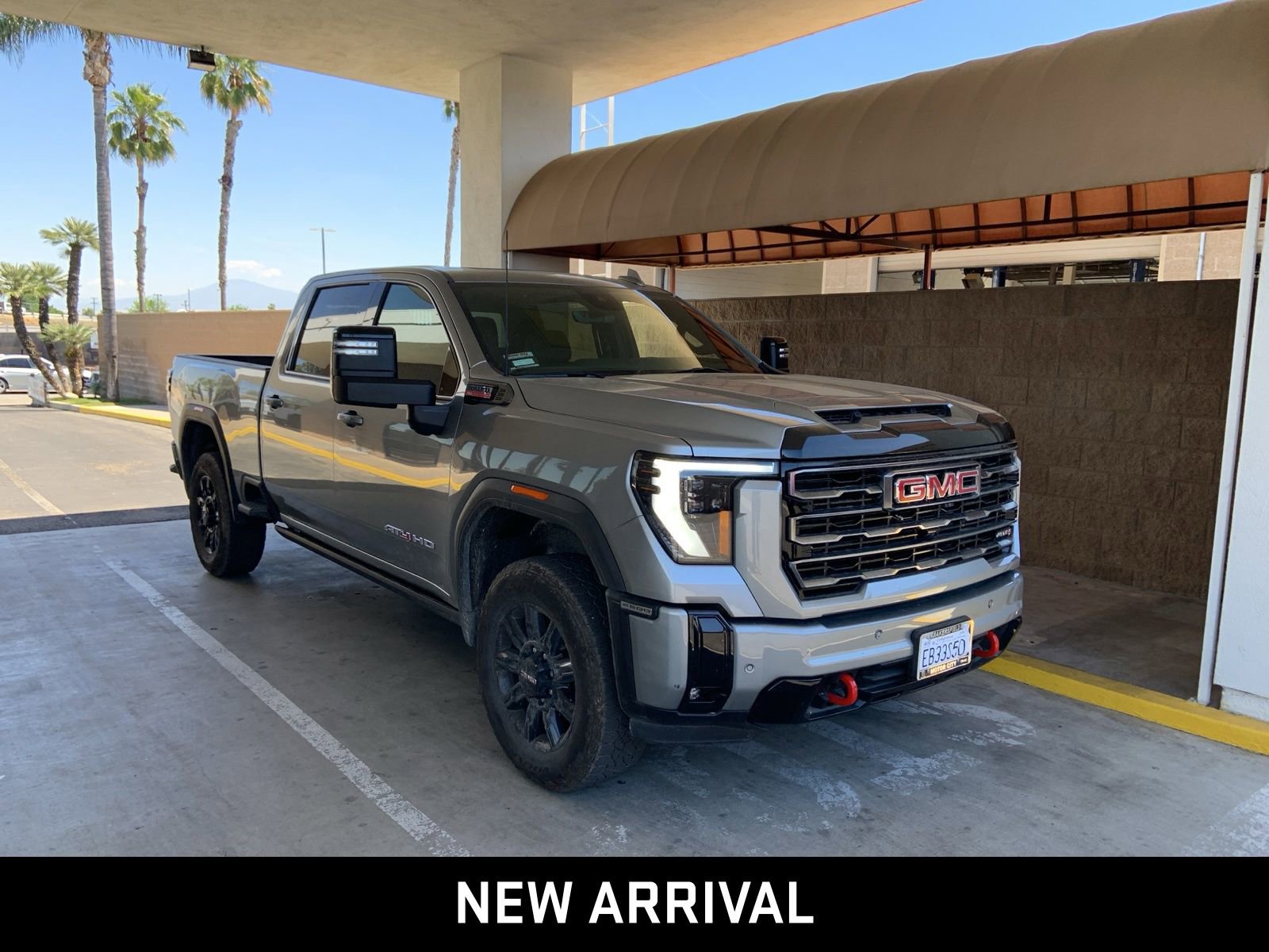 Used 2025 GMC Sierra 2500 AT4 w/ AT4 Premium Plus Package AWD/4WD image 3