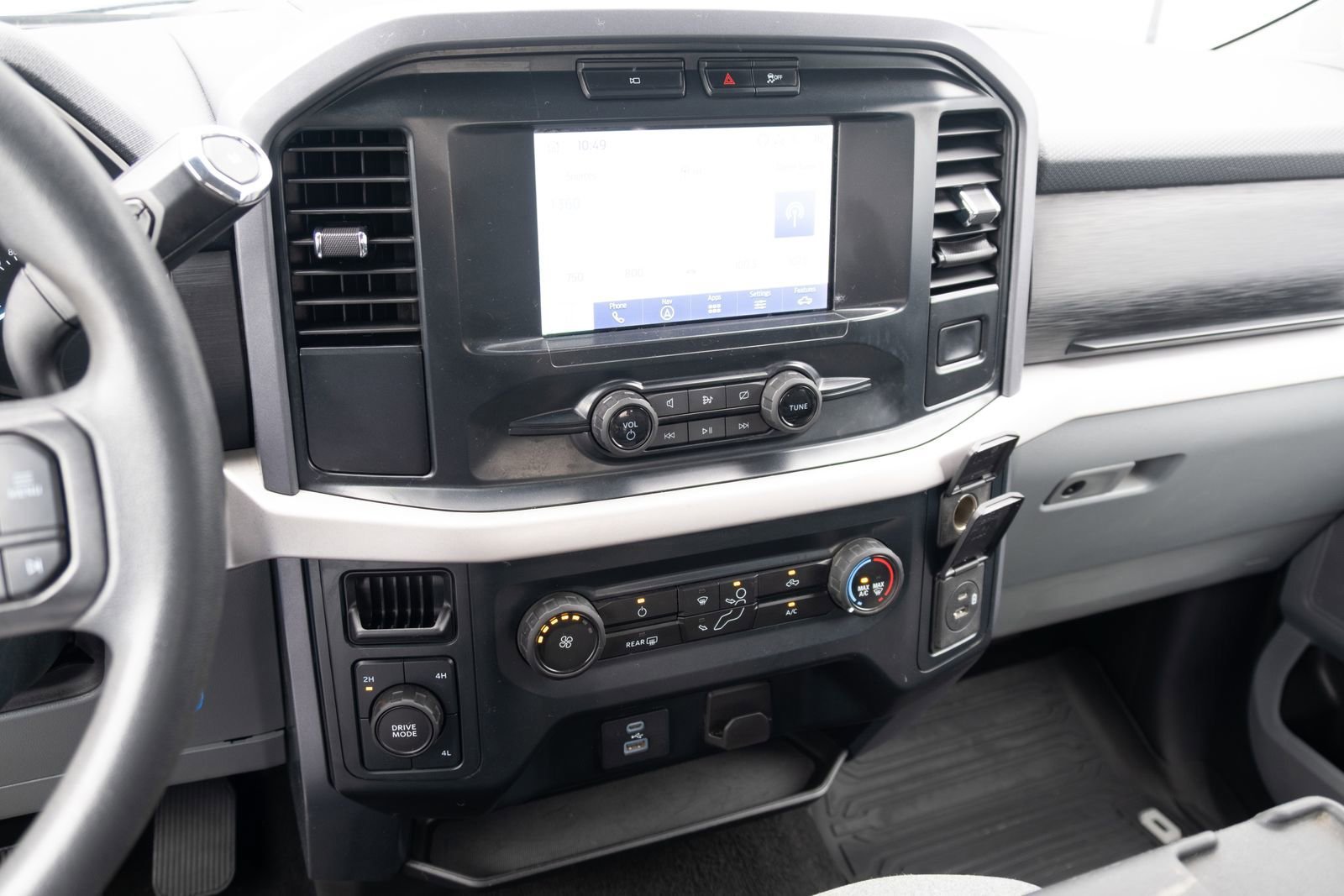 Used 2023 Ford F150 XLT AWD/4WD image 3