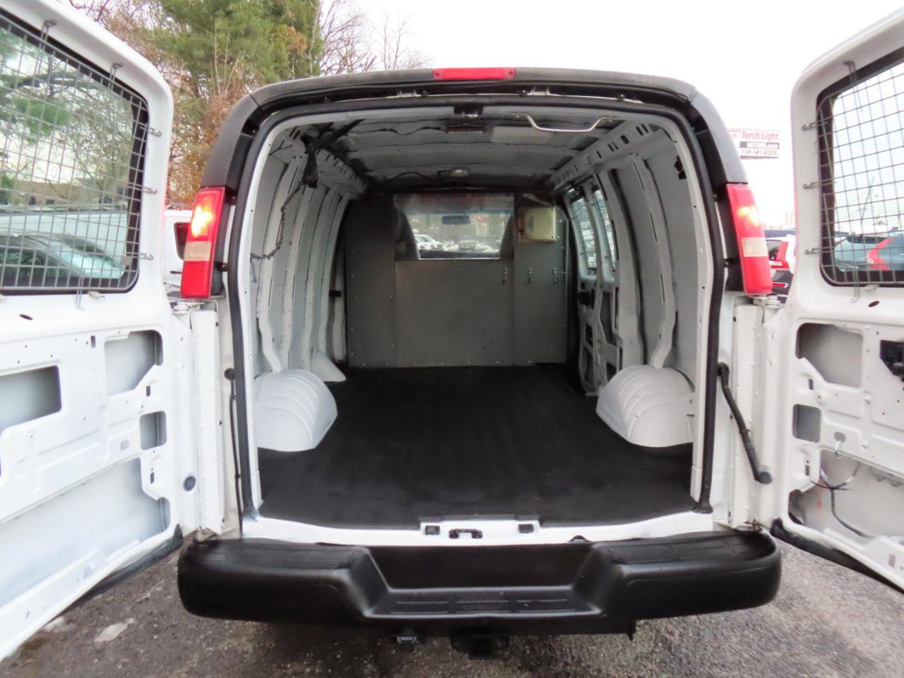Used 2013 Chevrolet Express 2500 RWD image 7