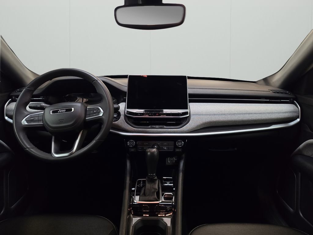 Used 2024 Jeep Compass Latitude image 18
