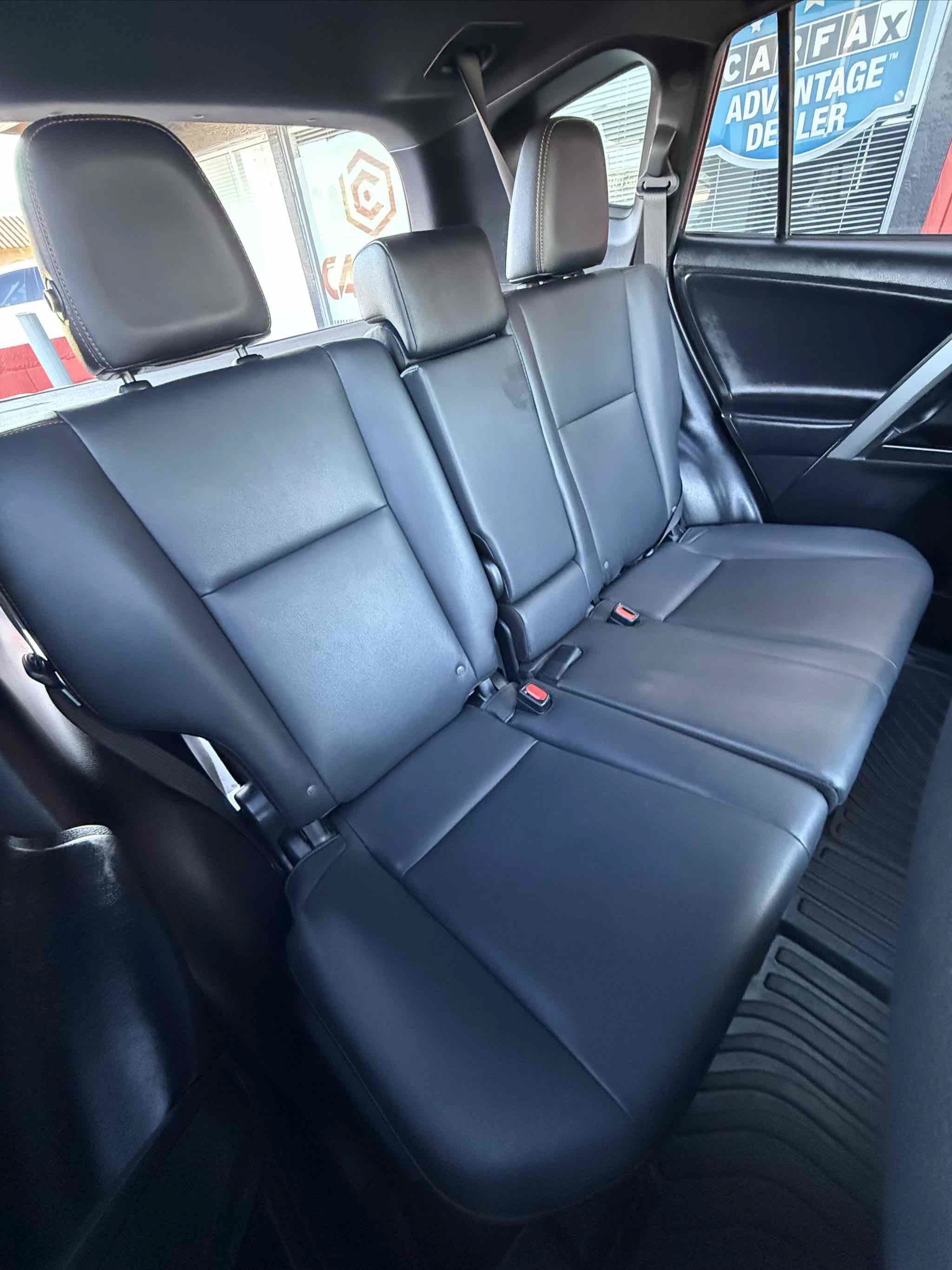 Used 2018 Toyota RAV4 SE w/ All Weather Liner Package FWD image 12