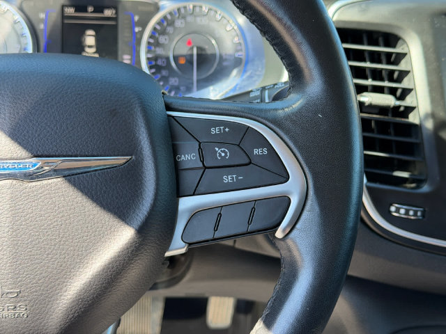 Used 2016 Chrysler 200 Limited Platinum FWD image 14