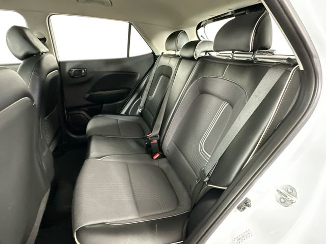 Used 2023 Hyundai Venue Limited image 25