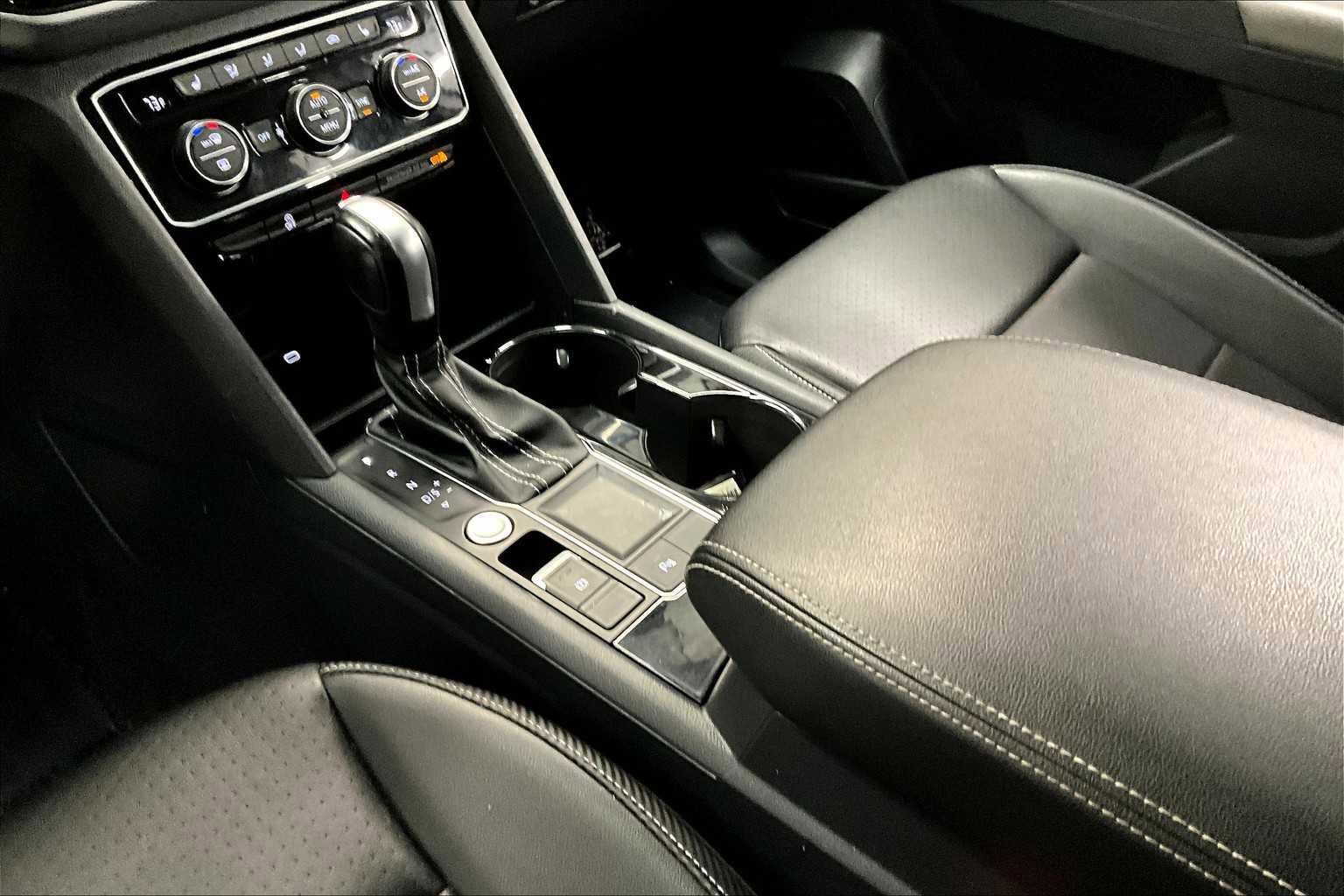 Used 2022 Volkswagen Atlas Cross Sport SE image 20