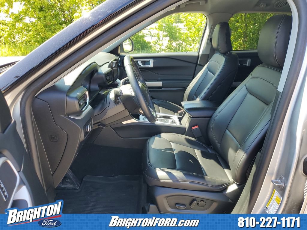 Used 2023 Ford Explorer XLT w/ Equipment Group 202A AWD/4WD image 10