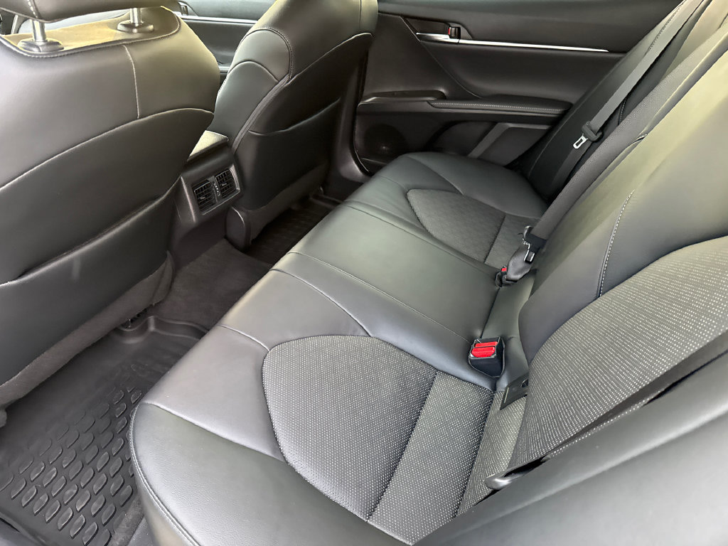 Used 2022 Toyota Camry XSE FWD image 15
