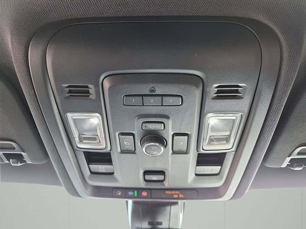 Used 2022 Chevrolet Tahoe Z71 w/ Off-Road Capability Package image 41