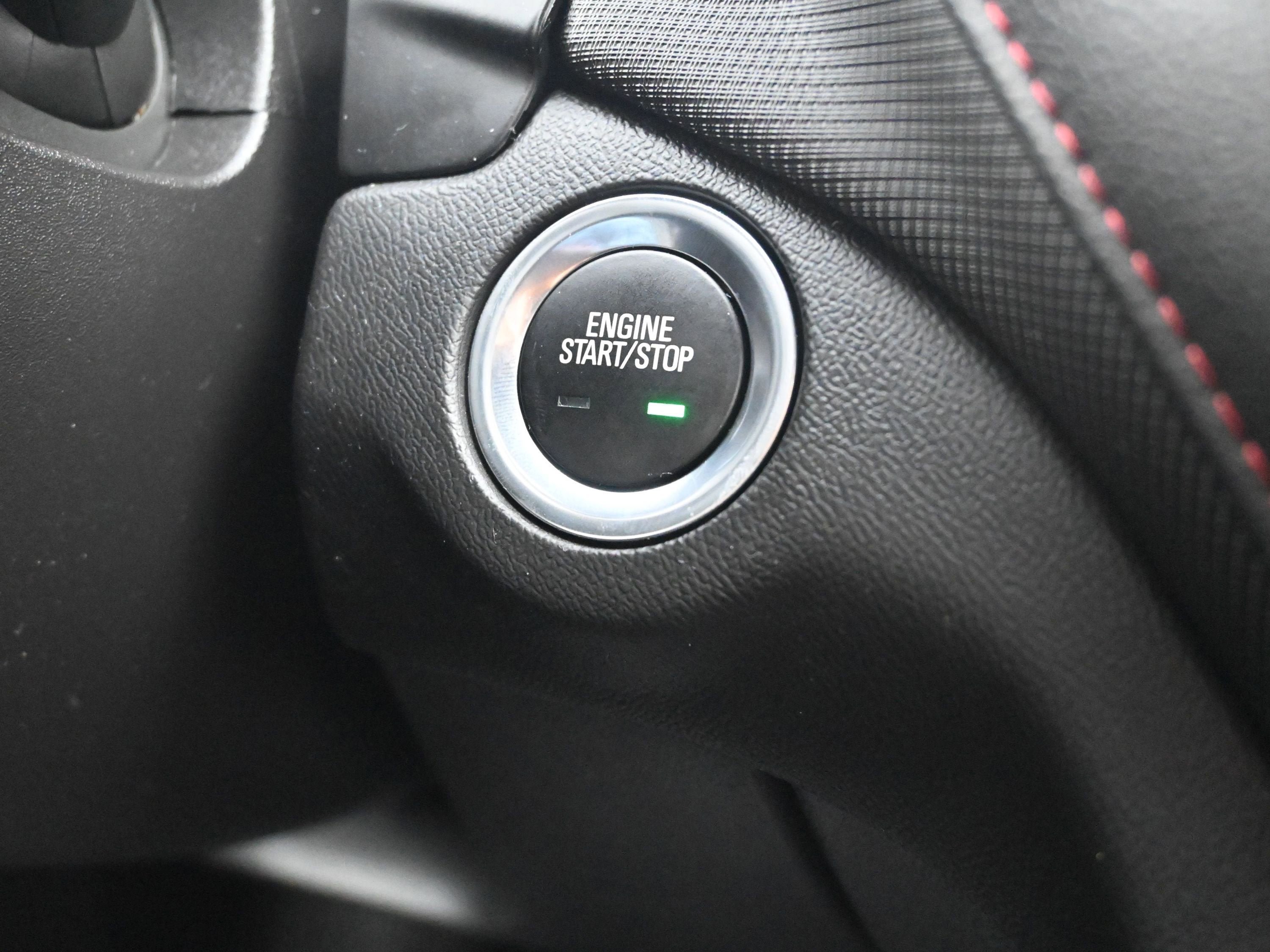 Used 2023 Chevrolet Equinox RS FWD image 17