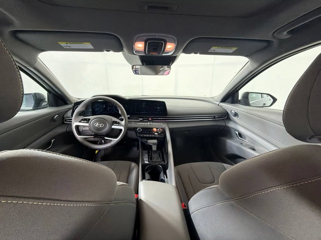 Certified 2025 Hyundai Elantra SEL FWD image 22