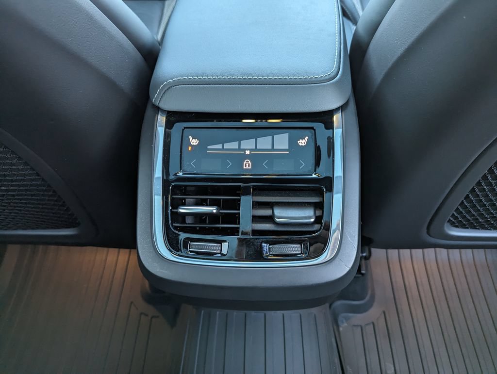 Used 2022 Volvo XC60 B5 R-Design w/ Advanced Package AWD/4WD image 36