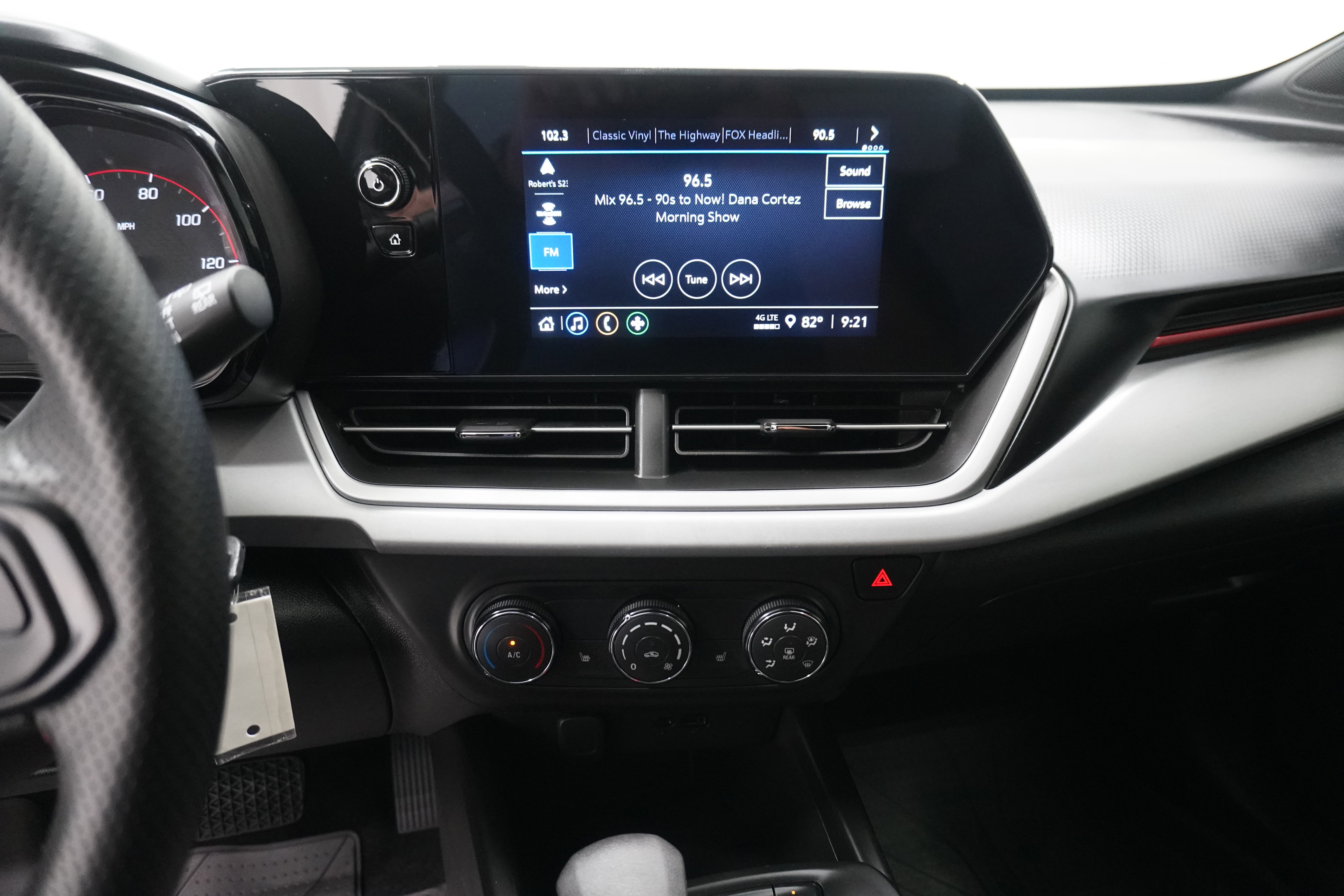 Used 2024 Chevrolet Trax RS w/ Driver Confidence Package FWD image 18