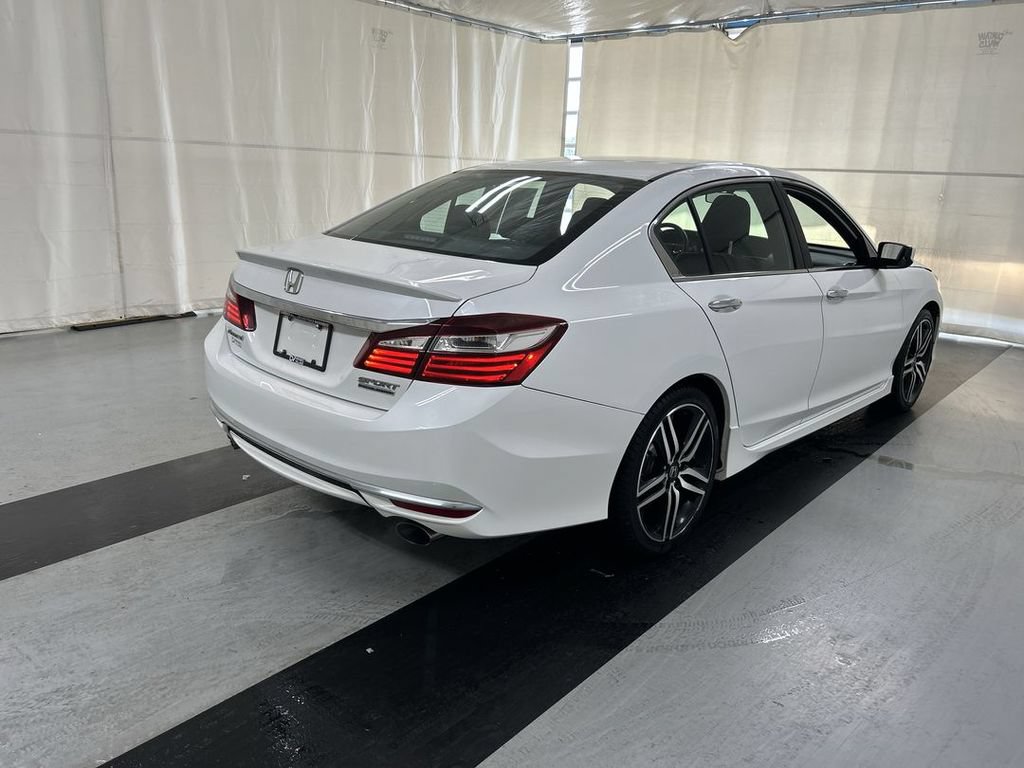 Used 2017 Honda Accord Sport Special Edition image 2