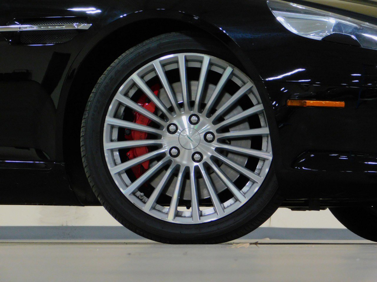 Used 2011 Aston Martin Rapide image 9