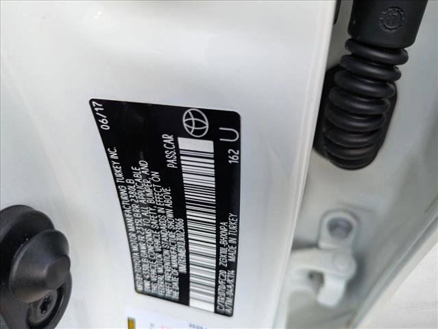 Used 2018 Toyota C-HR XLE image 23