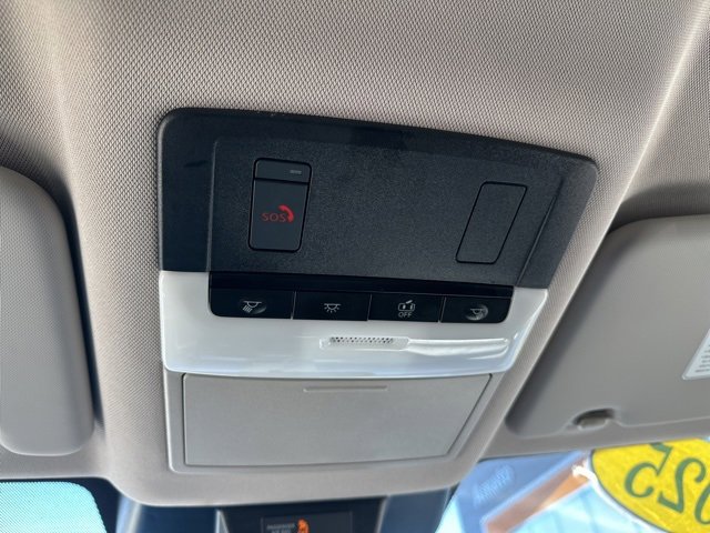 Used 2025 Nissan Rogue SV image 32