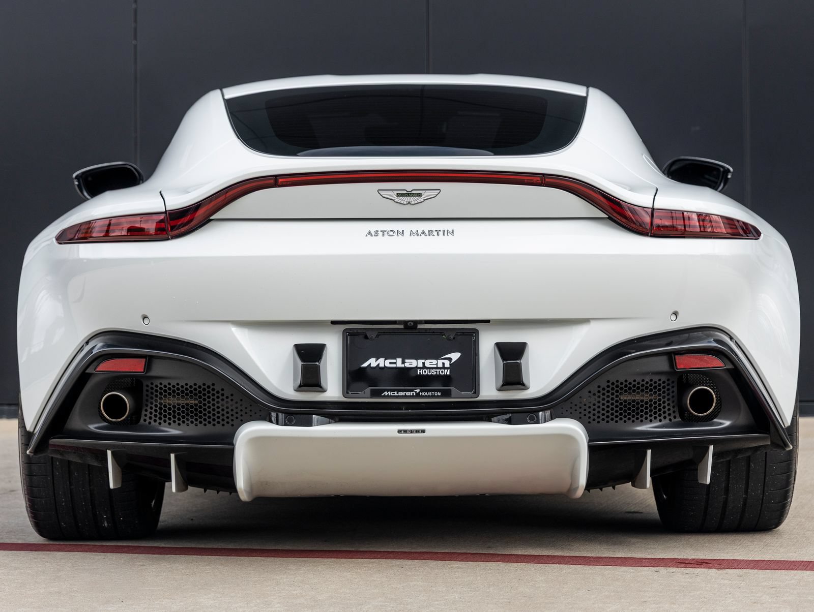 Used 2019 Aston Martin V8 Vantage Coupe RWD image 7