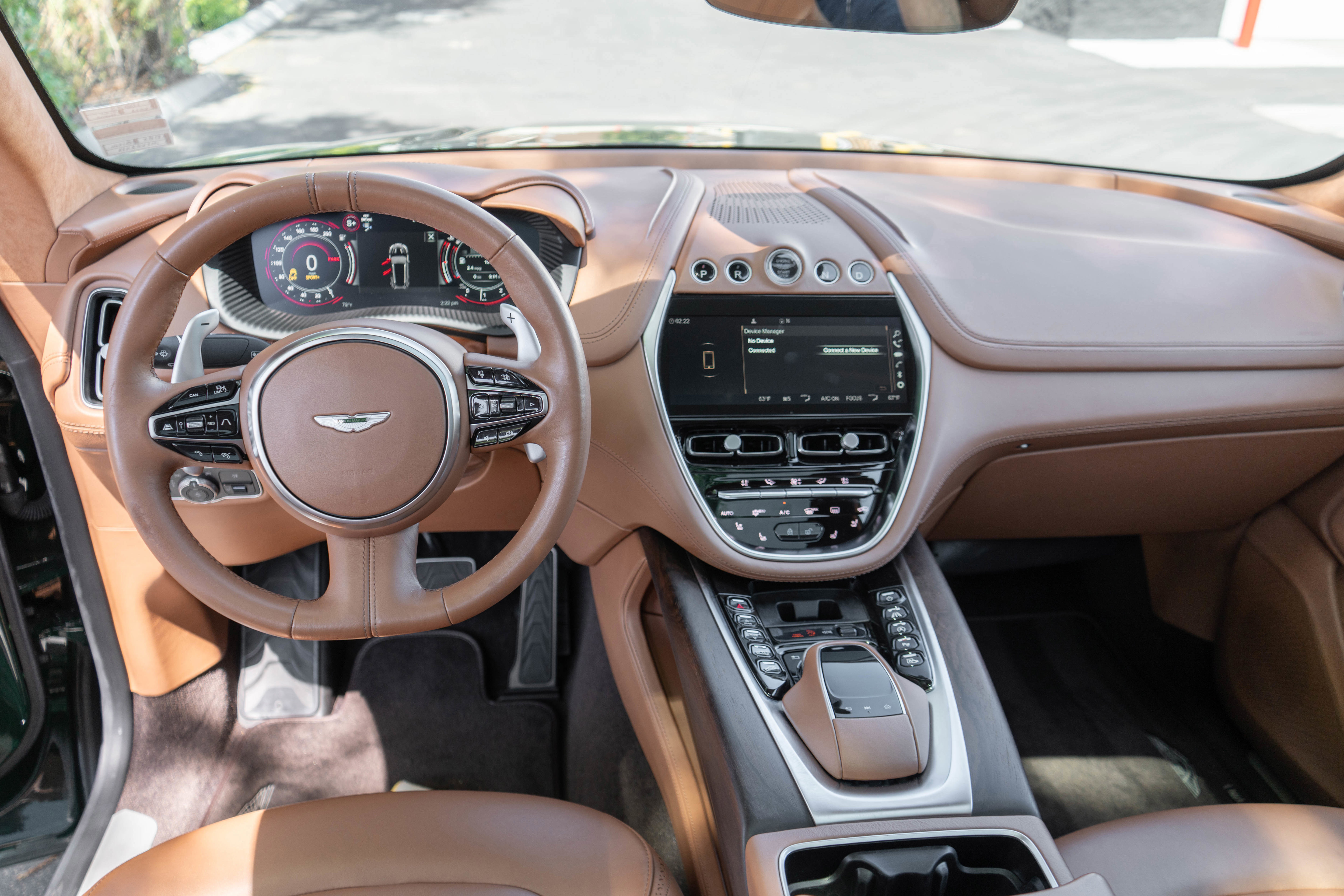 Used 2021 Aston Martin DBX AWD/4WD image 19