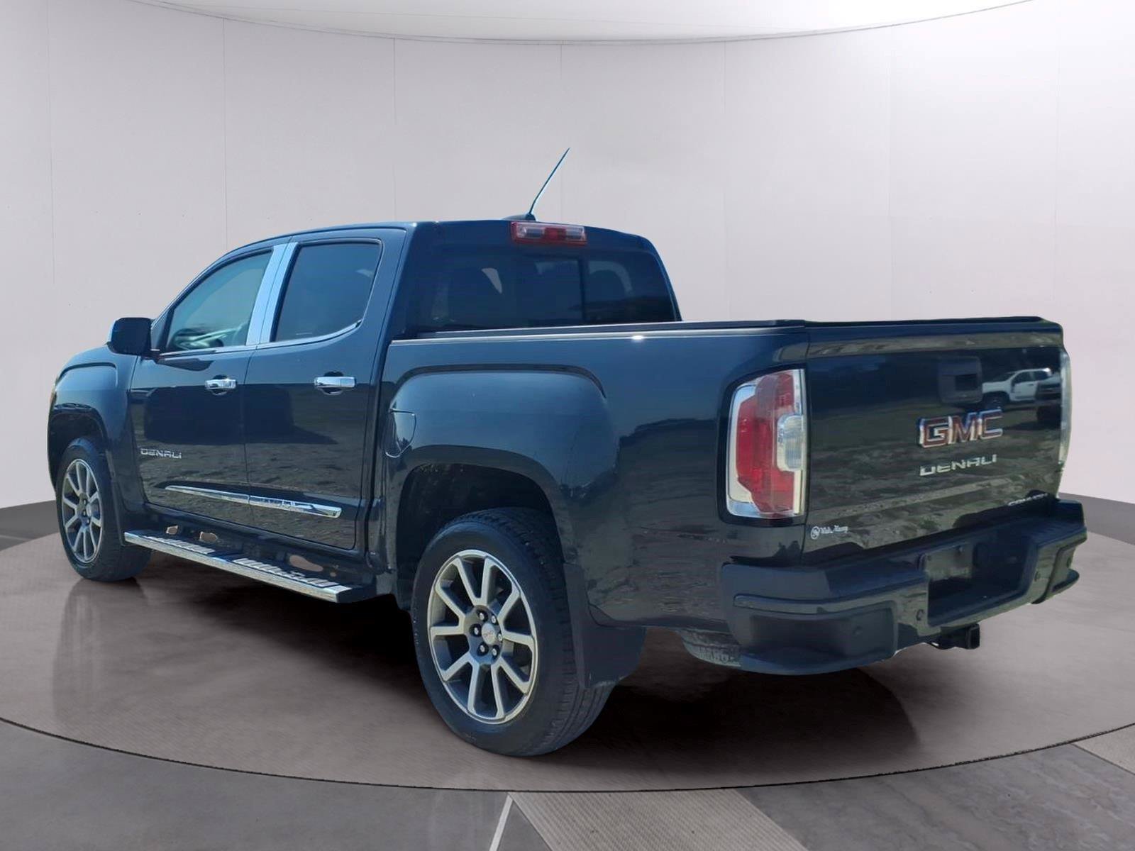Used 2021 GMC Canyon Denali AWD/4WD image 3