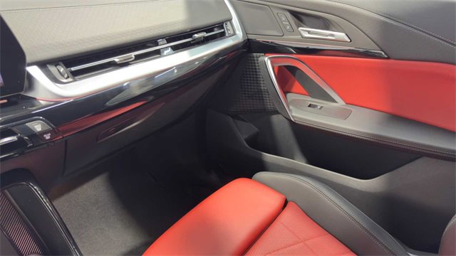 Used 2025 BMW X2 xDrive28i image 27