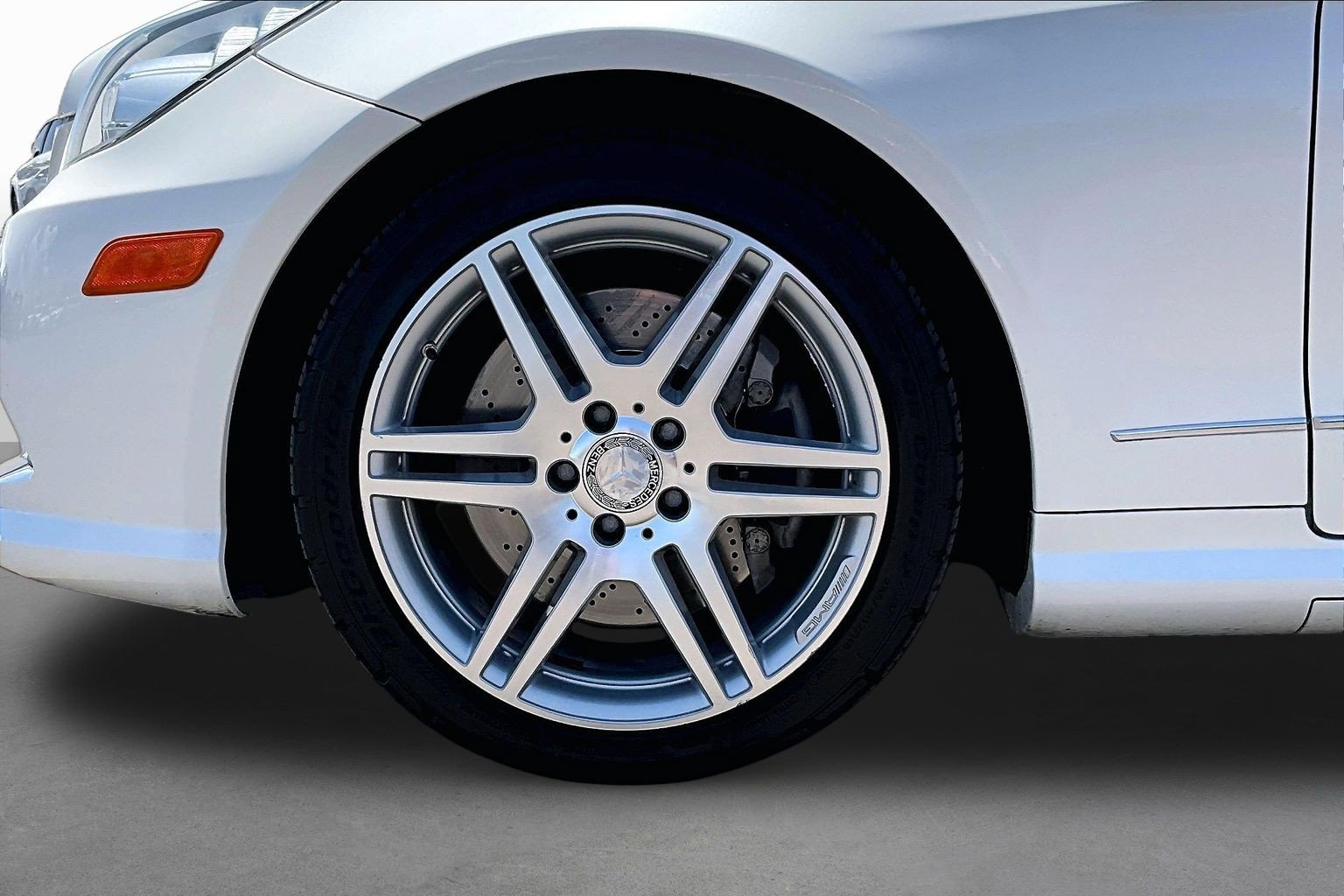 Used 2010 Mercedes-Benz E 550 Coupe w/ Premium 2 Pkg image 8