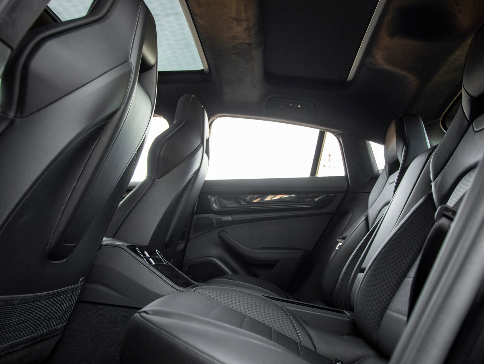 Used 2025 Porsche Panamera Turbo image 33