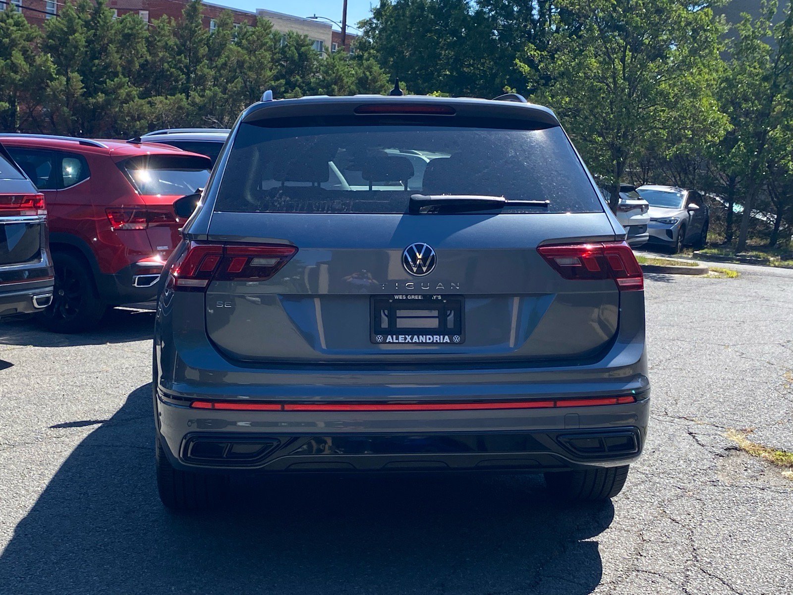 Certified 2023 Volkswagen Tiguan SE R-Line FWD image 4