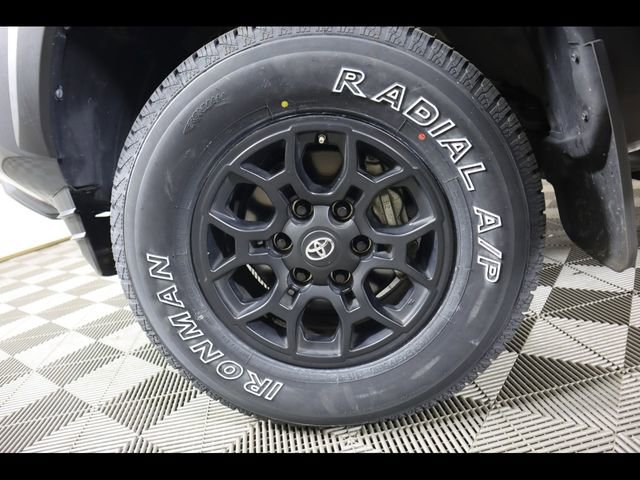 Used 2020 Toyota Tacoma SR w/ SX Package image 23