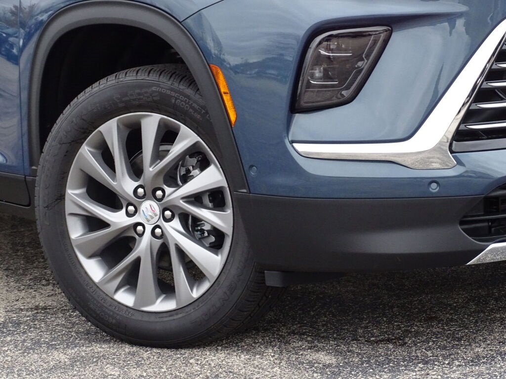 New 2025 Buick Enclave Preferred w/ Super Cruise Package image 3