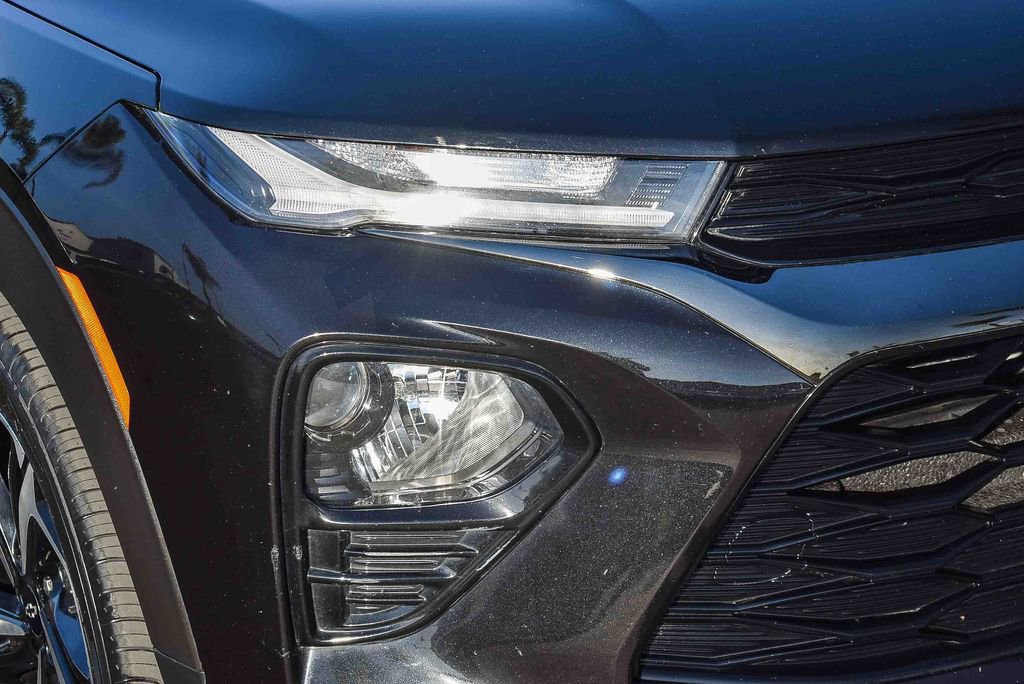 Used 2023 Chevrolet TrailBlazer RS w/ Sun and Liftgate Package image 8
