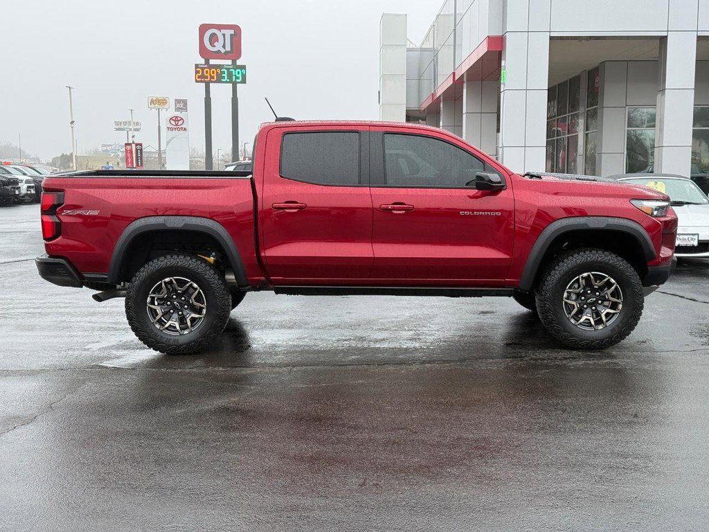Used 2025 Chevrolet Colorado ZR2 w/ Technology Package image 2