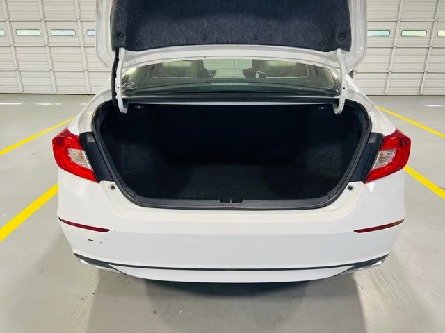 Used 2018 Honda Accord EX image 9