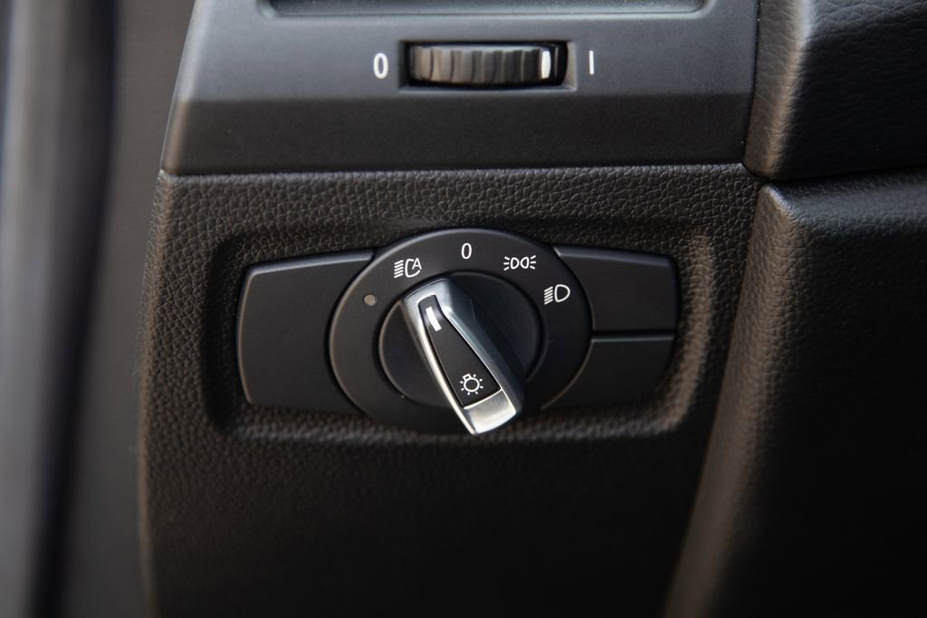 Used 2011 BMW 1 Series M image 24